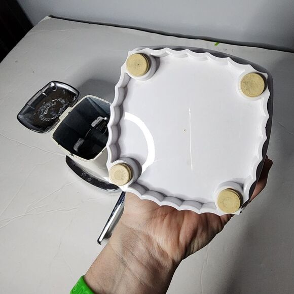 Swing Away Manual Vacuum Table Hand Crank Ice Crusher Grinder White Vintage - Picture 5 of 6